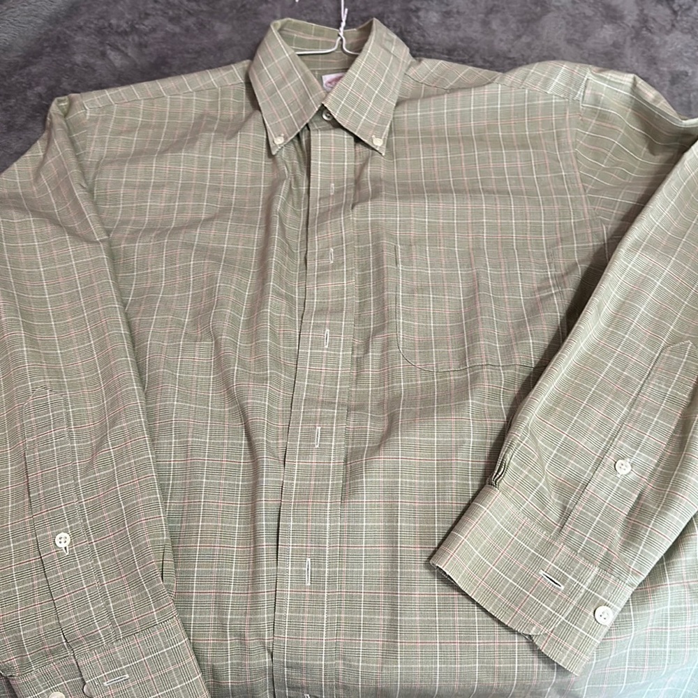 Brooks Brothers long sleeve 346 button down with breast pocket green